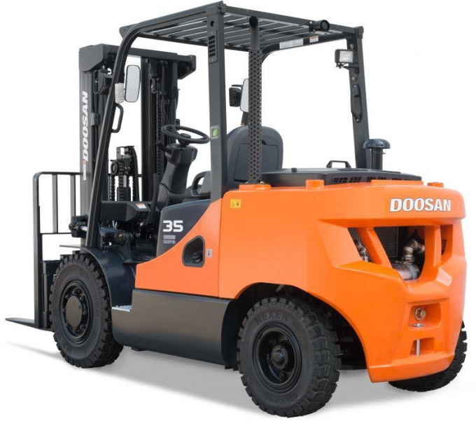 Дизельный погрузчик Doosan D35C-7
