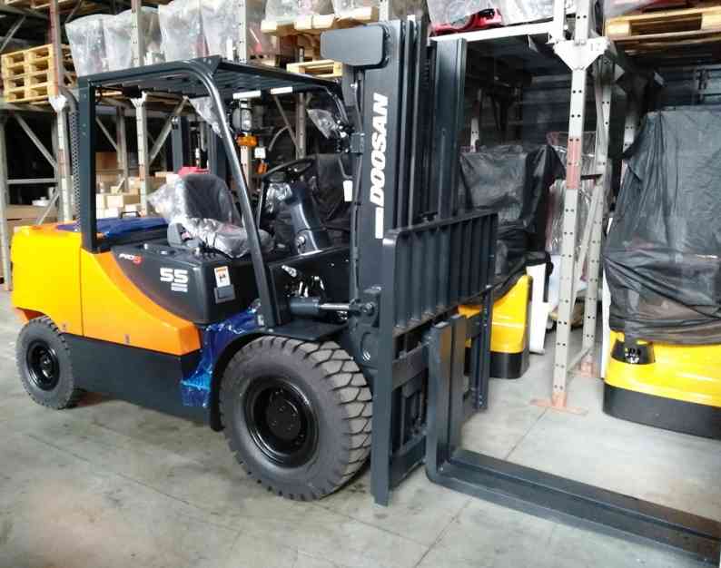 Дизельный погрузчик Doosan D55SC-5