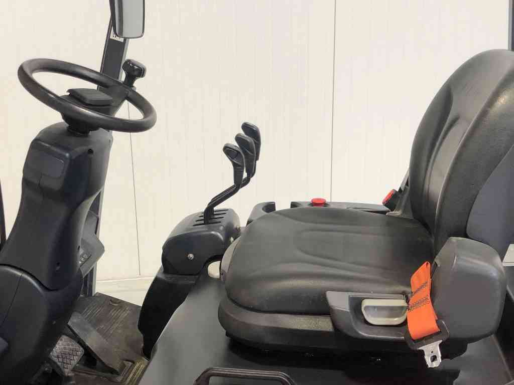 Вилочный электропогрузчик Doosan B18X-7