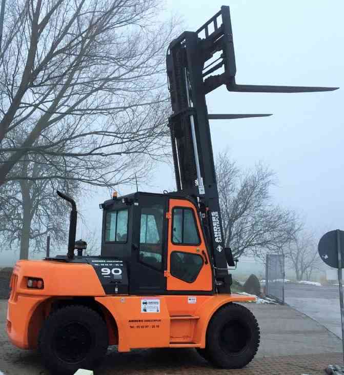 Дизельный погрузчик Doosan D90S-5