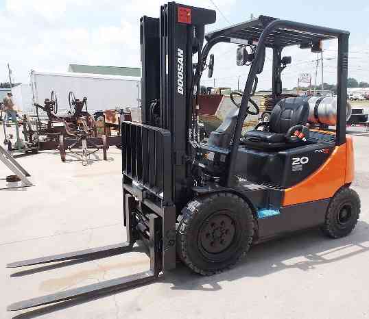 Вилочный газбензиновый погрузчик Doosan G20E-5