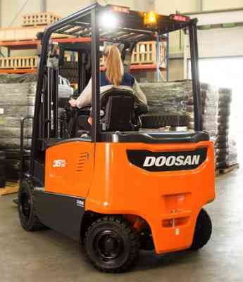 Вилочный электропогрузчик Doosan B35Х-7