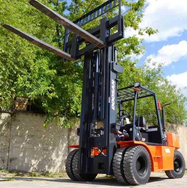Дизельный погрузчик Doosan D70S-5