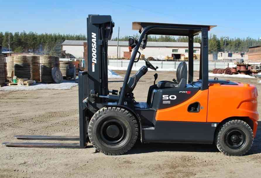 Дизельный погрузчик Doosan D50S-5