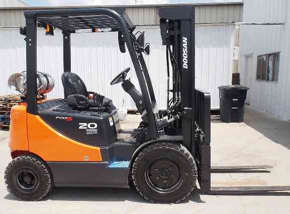 Вилочный газбензиновый погрузчик Doosan G20E-5