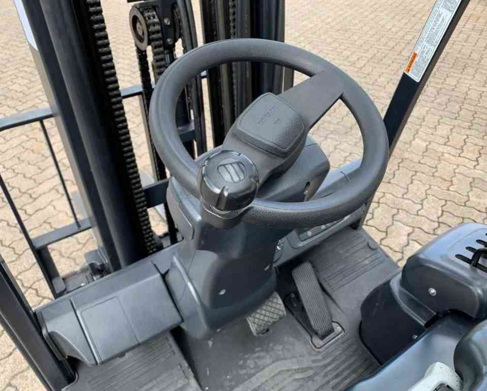 Вилочный электропогрузчик Doosan B15T-7