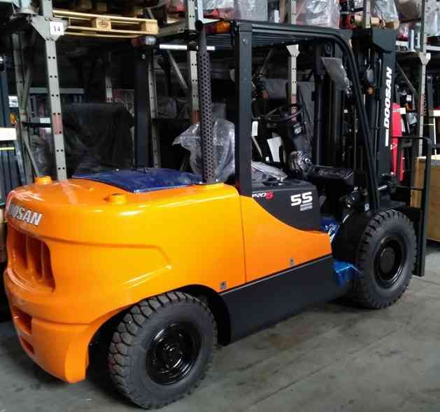 Дизельный погрузчик Doosan D55SC-5