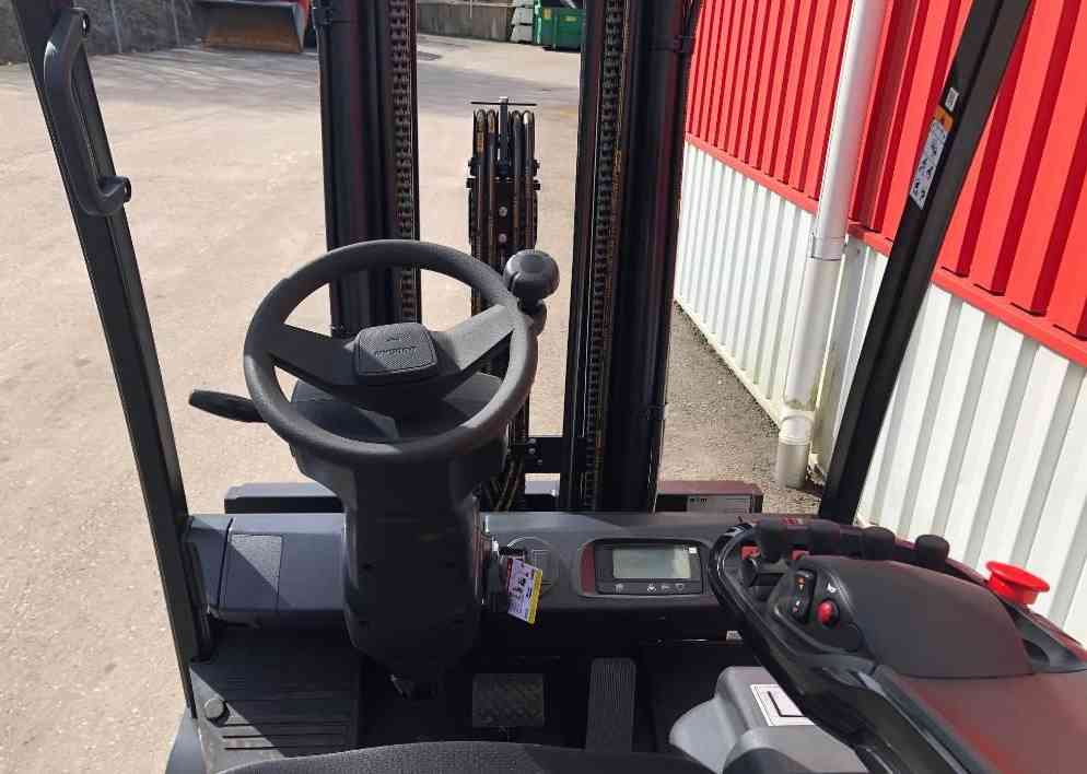 Вилочный электропогрузчик Doosan B18T-7