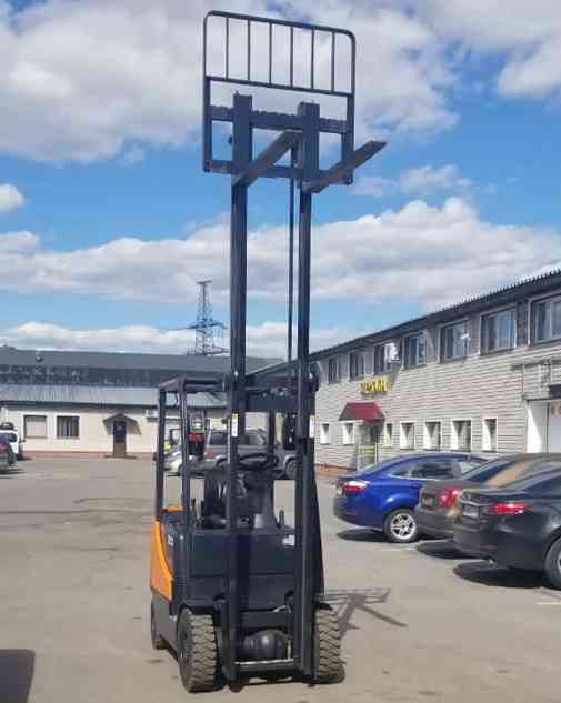 Дизельный погрузчик Doosan D20SC-5