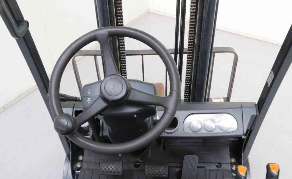 Дизельный погрузчик Doosan D18S-5
