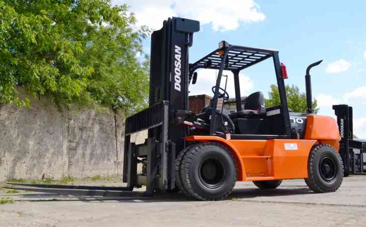 Дизельный погрузчик Doosan D70S-5